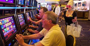 bet788 Myanmar ကစားသူ ဖုန်းဖြင့် Live Casino ကစားနေသော မြင်ကွင်း